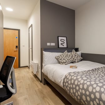 Bronze Plus En Suite - Image 2
